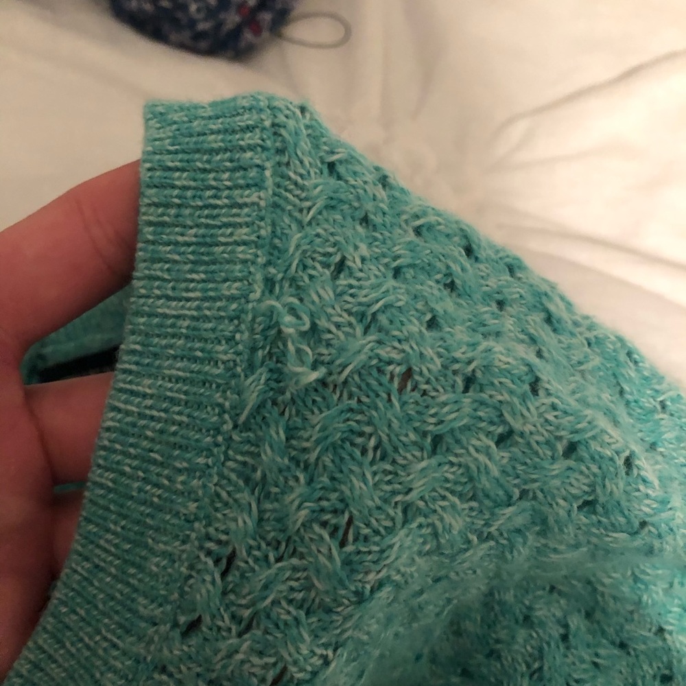 American Eagle Comfy Sweater - Picture 4 of 6
